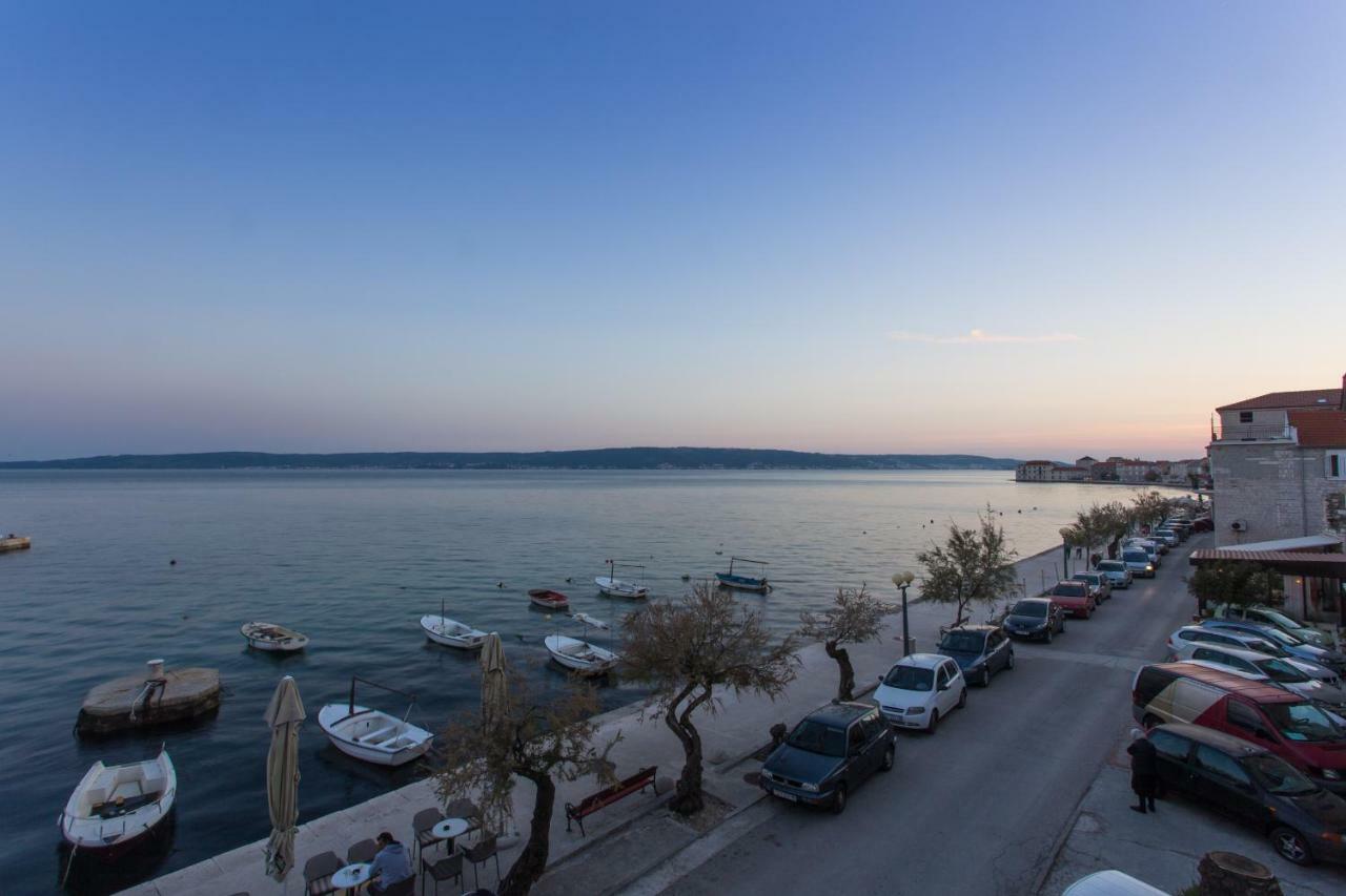 Seafront Apartment In Historical Cippico Castle Kaštela Kültér fotó