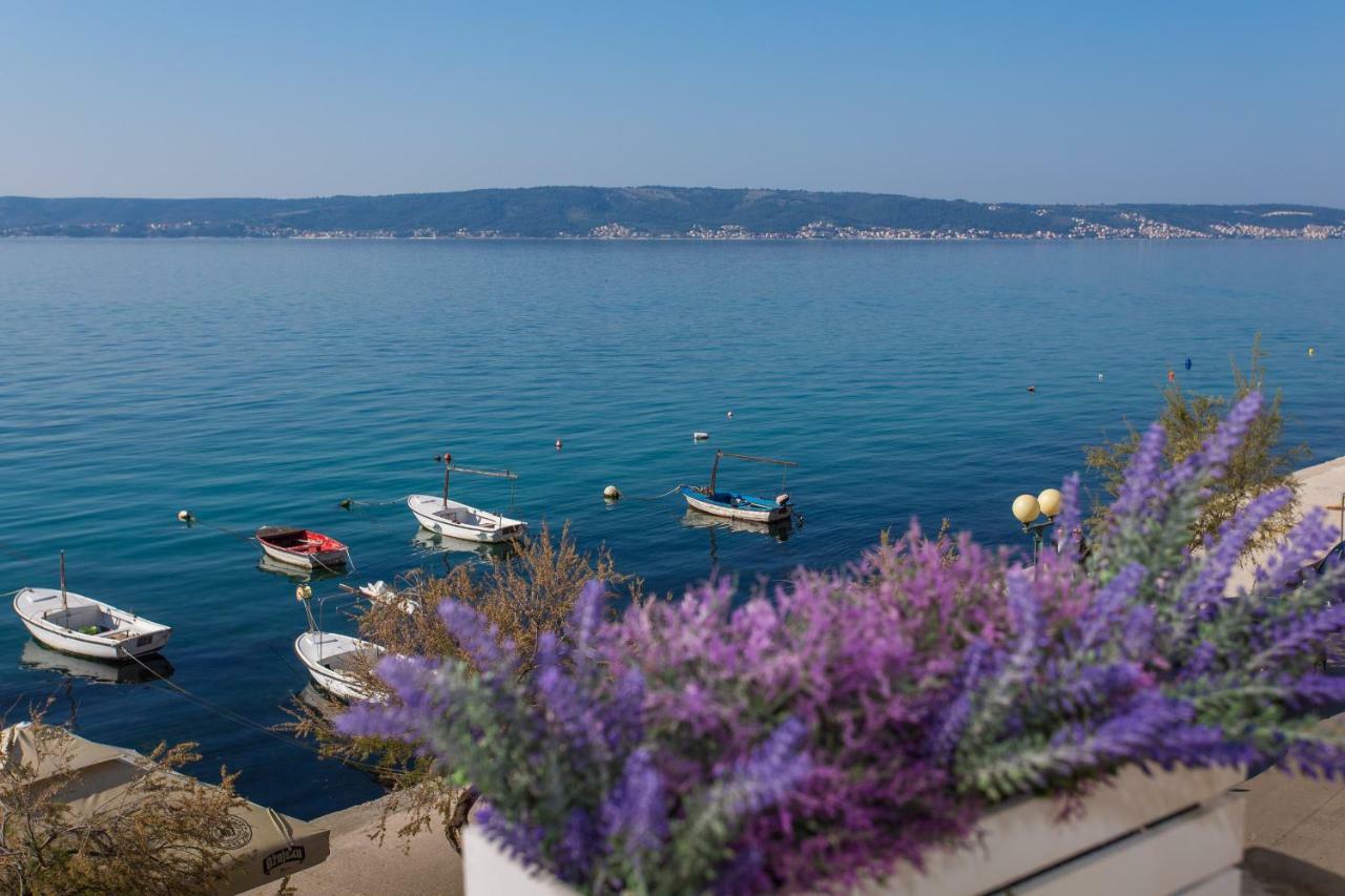 Seafront Apartment In Historical Cippico Castle Kaštela Kültér fotó