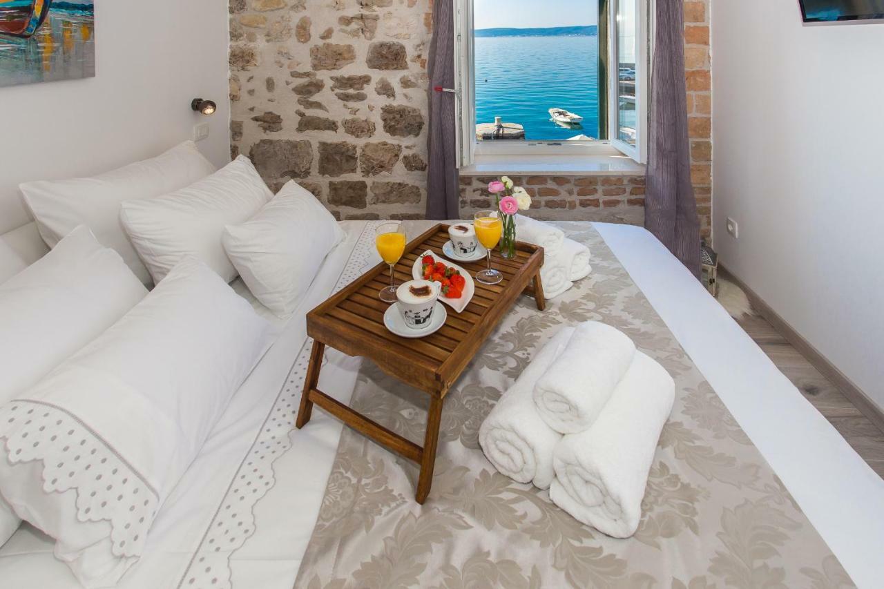 Seafront Apartment In Historical Cippico Castle Kaštela Kültér fotó