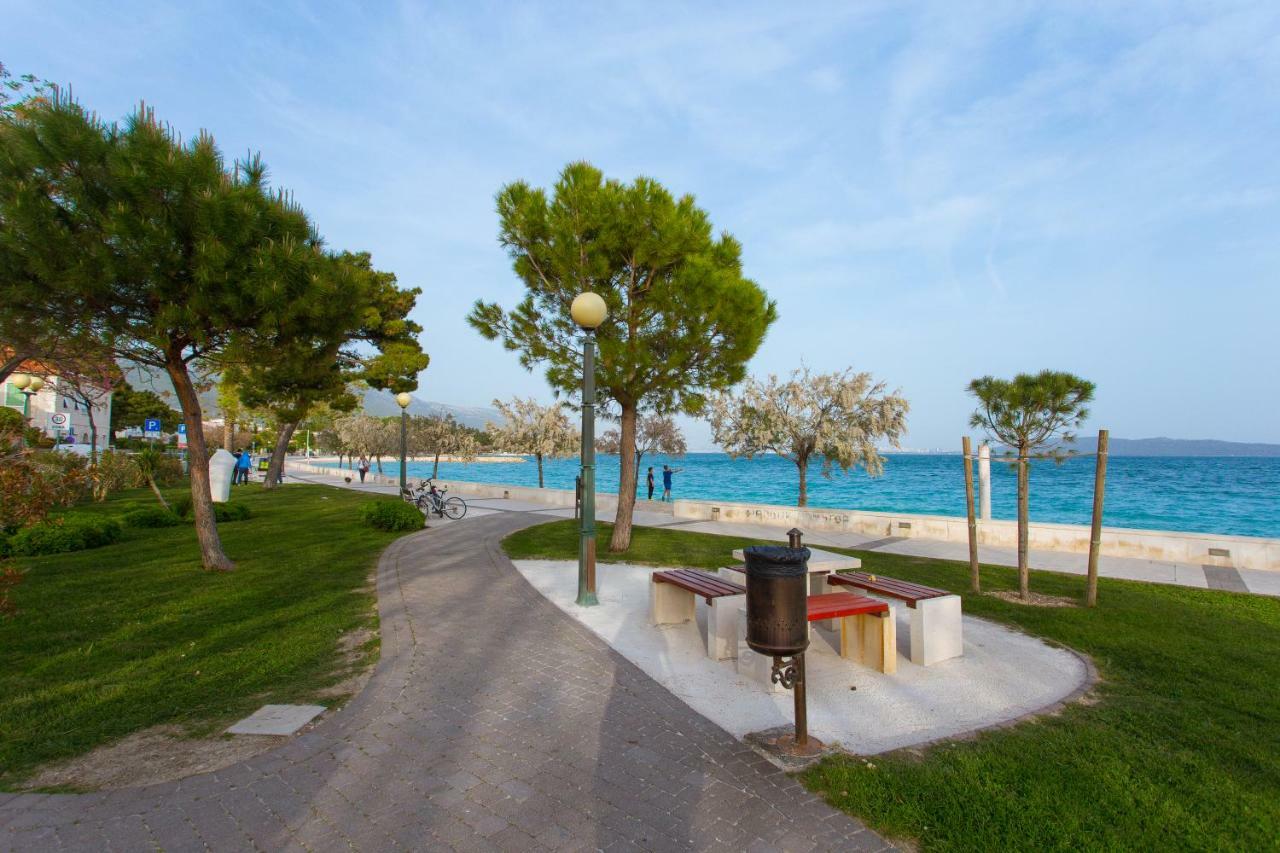 Seafront Apartment In Historical Cippico Castle Kaštela Kültér fotó